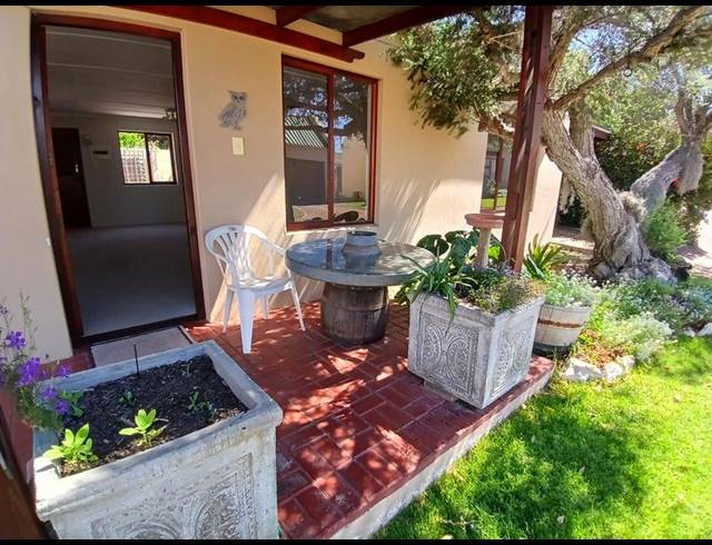 2 BEDROOM HOUSE FOR SALE IN STILBAAI-WES